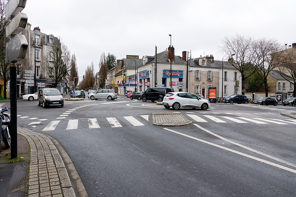 Rond-point_de_Rennes_-_Nantes_-_01