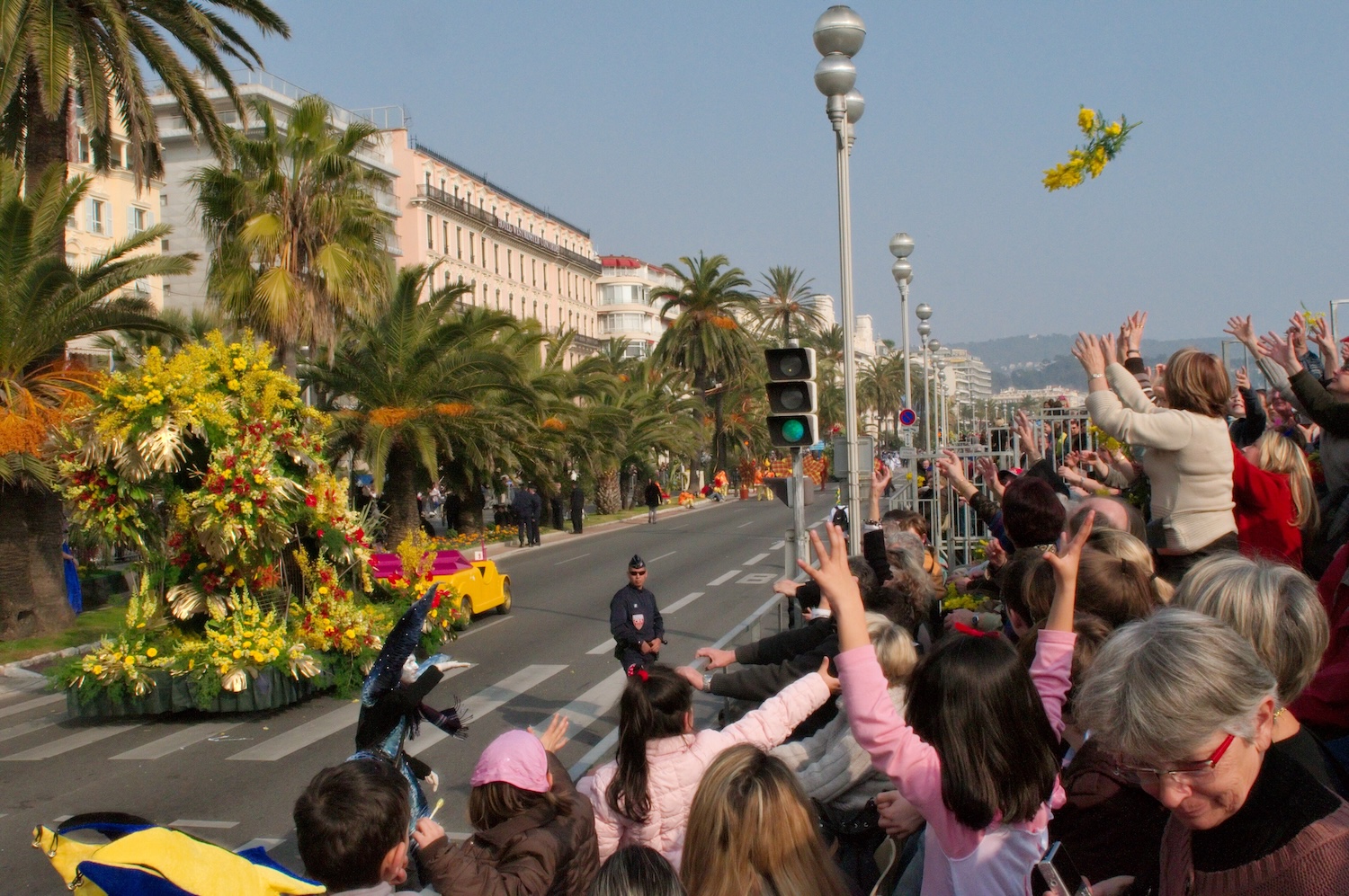 Carnaval_de_Nice_-_bataille_de_fleurs_-_1